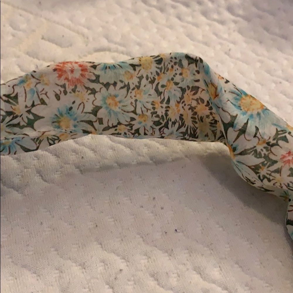 Flower design hair piece
